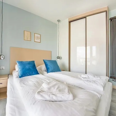 Staywin Aura I Apartment